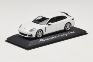 Porsche Panamera 971 4 E-Hybrid Λευκό Minichamps 1:43 WAP0207620H Μέταλλο - εικόνα 2 από 5