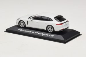 Porsche Panamera 971 4 E-Hybrid Λευκό Minichamps 1:43 WAP0207620H Μέταλλο - εικόνα 3 από 5