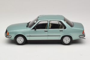 Renault 18 Ανοιχτό Πράσινο MCG 1:18 MCG18596 Μέταλλο - εικόνα 3 από 6