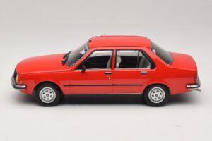 Renault 18 Κόκκινο MCG 1:18 MCG18595 Μέταλλο - εικόνα 3 από 6