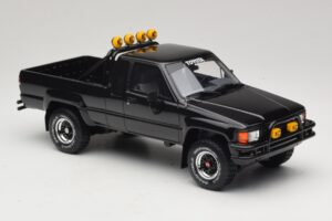 Toyota Hilux N60 SR5 Back to the Future II Γυαλιστερό Μαύρο Otto 1:18 OT481 Ρητίνη - εικόνα 4 από 6