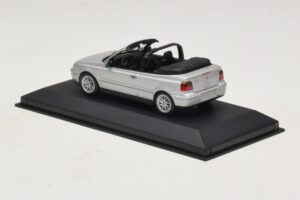 Volkswagen Golf Mk4 Καμπριολέ Ασημί Έκδοση Αντιπροσώπου Minichamps 1:43 GOLF004 Μέταλλο - εικόνα 3 από 5