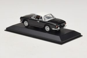 Volkswagen Karmann Ghia Μαύρο με λευκή οροφή Minichamps 1:43 430050224 Μέταλλο - εικόνα 3 από 5