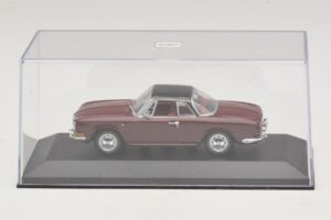 Volkswagen Karmann Ghia Κόκκινο Με Μαύρη Οροφή Minichamps 1:43 GHIA002 Μέταλλο - εικόνα 4 από 5