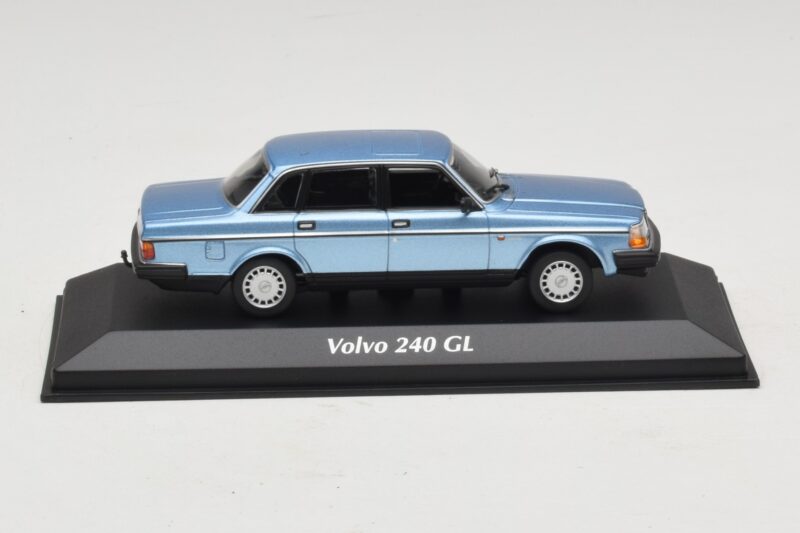 Volvo 240 GL Blue Metallic Maxichamps 1:43 940171400 Μέταλλο