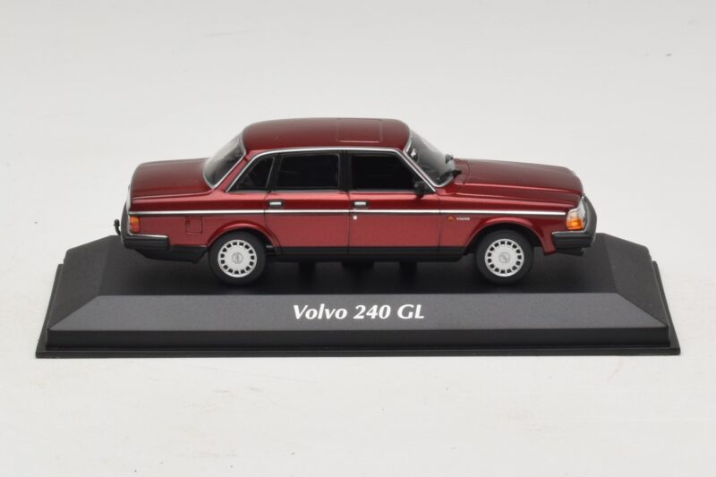Volvo 240 GL Dark Red Metallic Maxichamps 1:43 940171401 Μέταλλο